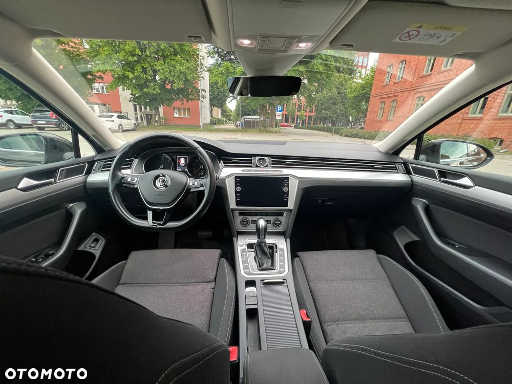 Volkswagen Passat Variant 1.6 TDI SCR DSG Trendline - 9