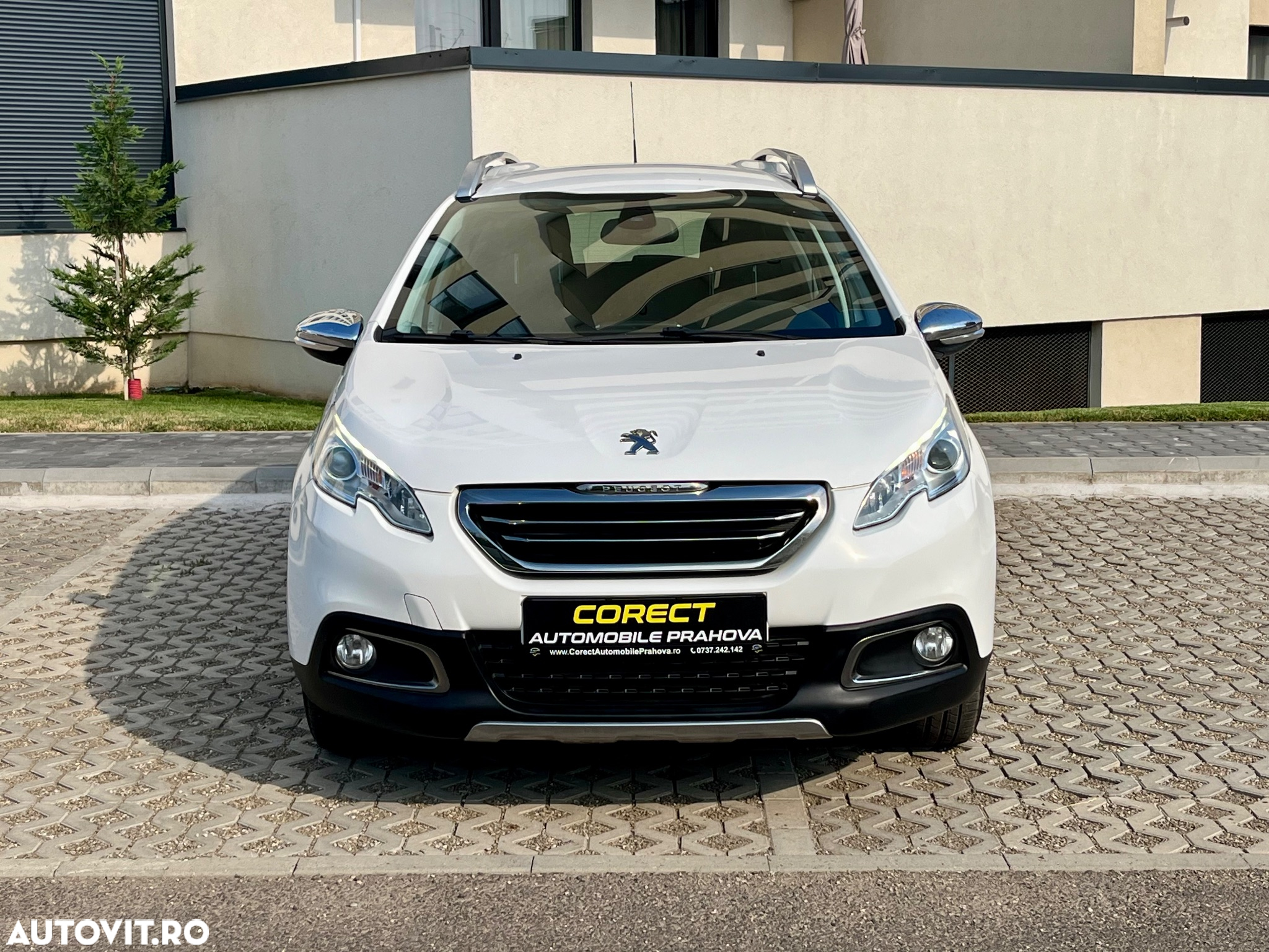 Peugeot 2008 - 11