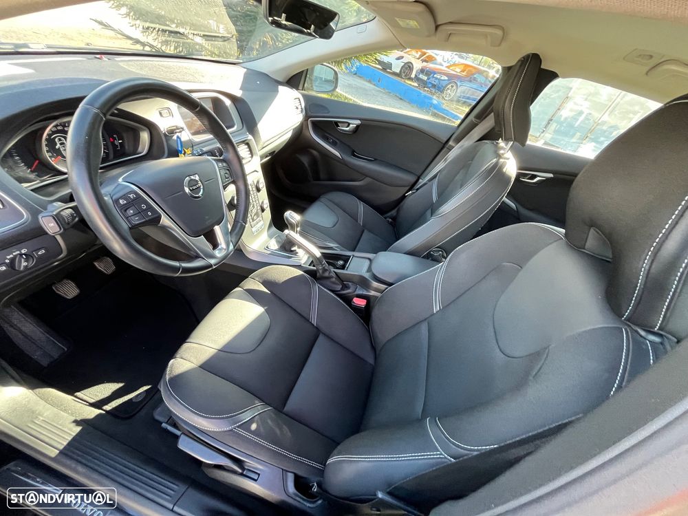 Volvo V40 2.0 D3 Momentum - 18