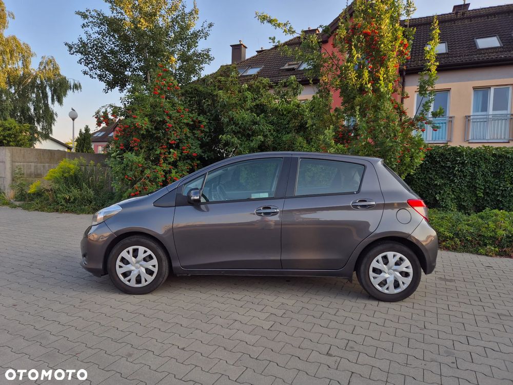 Toyota Yaris 1.33 Premium - 2