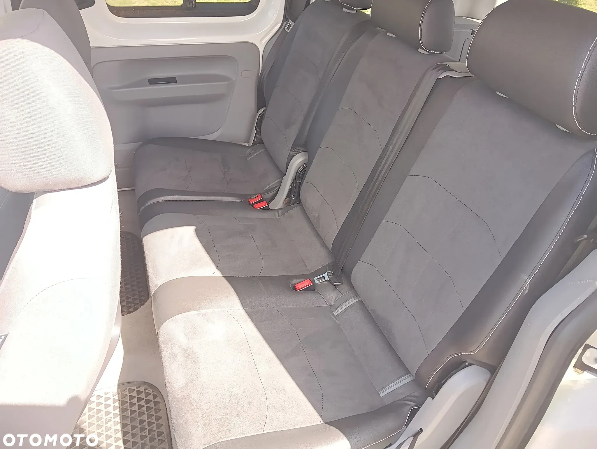 Volkswagen Caddy 1.9 TDI Life DSG - 8