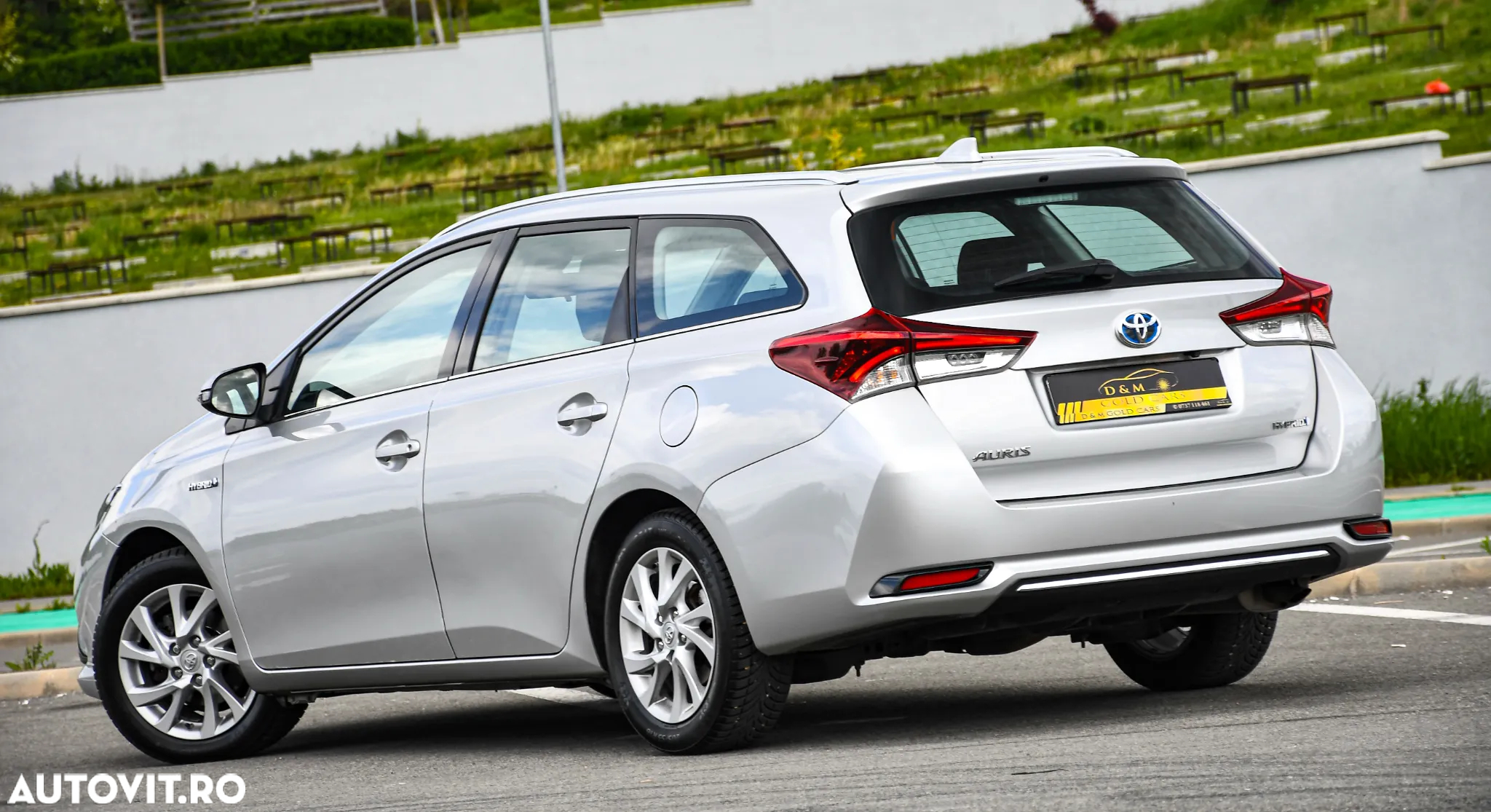 Toyota Auris 1.8 VVT-i Hybrid Automatik Touring Sports Edition - 4