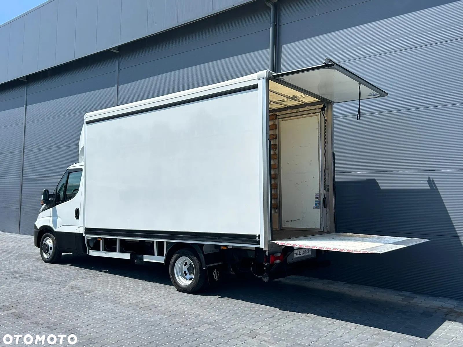 Iveco Daily 35C15 3.0 HPI Kontener 8 palet + winda 750kg + drzwi boczne **Niski przebieg**KLIMA**Serwis**Sprowadzony**Bez AdBlue** - 5