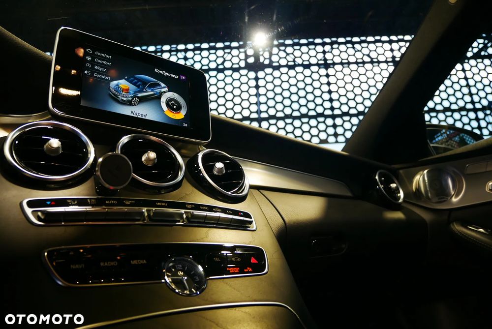 Mercedes-Benz Klasa C 300 7G-TRONIC - 27