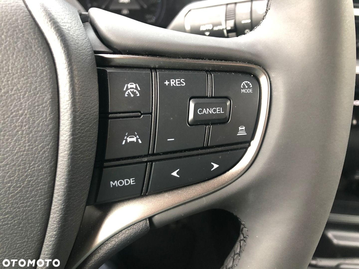 Lexus UX - 33