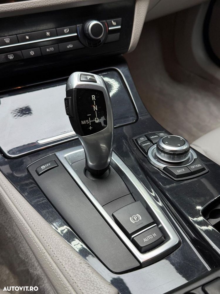 BMW Seria 5 523i Sport-Aut. - 8