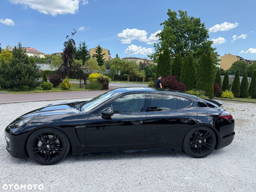 Porsche Panamera 4S - 9
