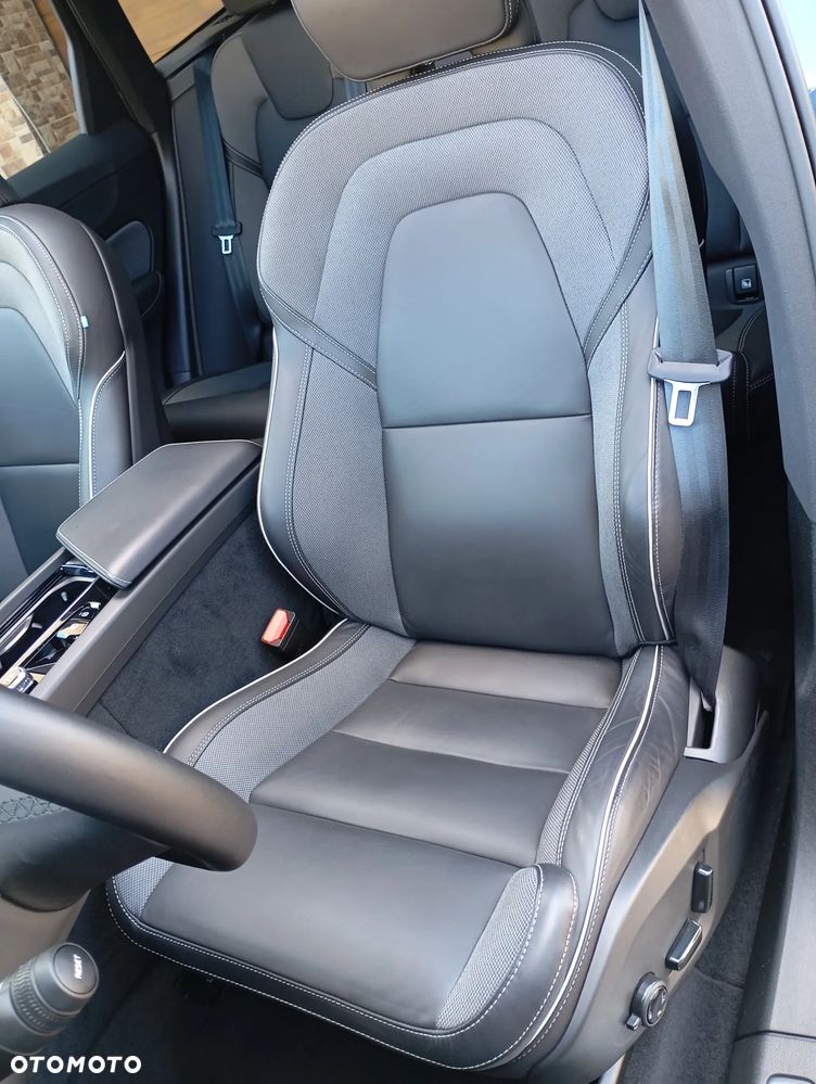 Volvo XC 60 B5 B AWD Plus Dark - 14