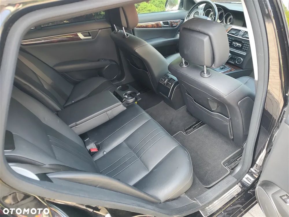 Mercedes-Benz Klasa C 350 CDI BlueEff Avantgarde 4-Matic - 17