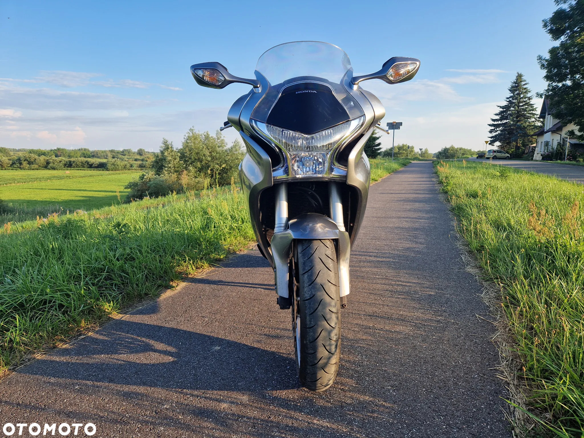 Honda VFR - 4
