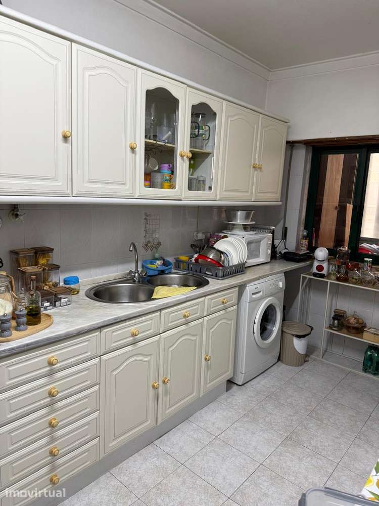 Apartamento T3 em Massamá com 2 casas de banho - Grande imagem: 3/4