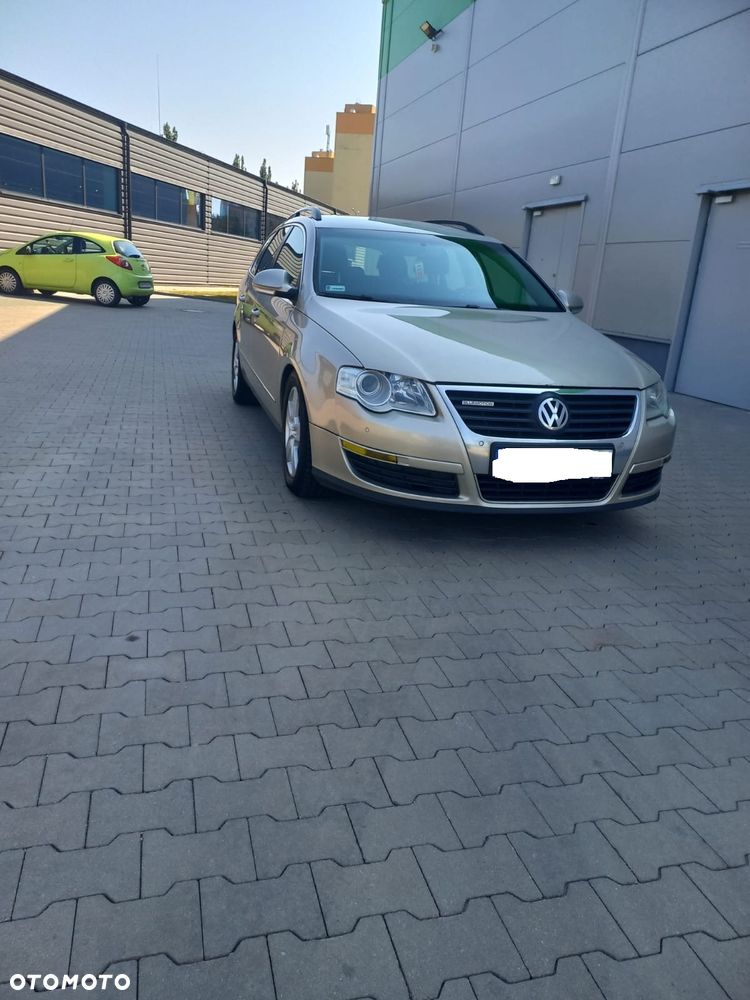 Volkswagen Passat 1.9 TDI DPF BlueMotion - 12