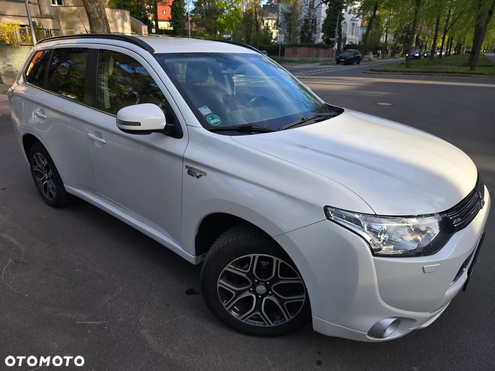 Mitsubishi Outlander 2.0 4WD - 2