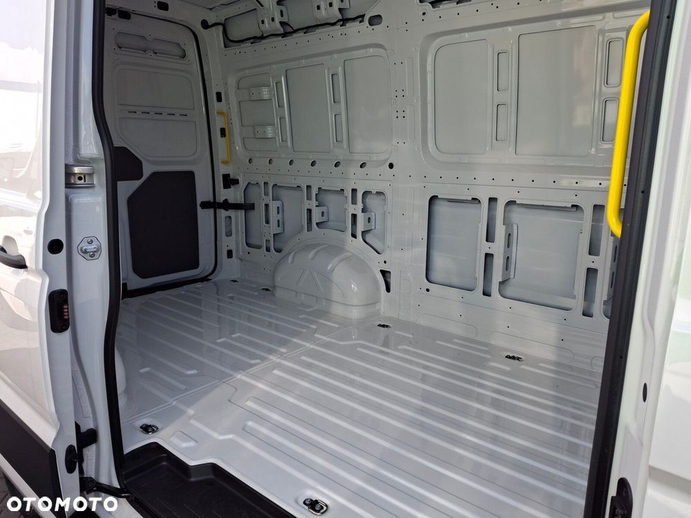 Volkswagen Crafter - 13