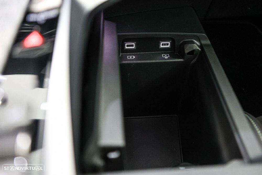 Peugeot 5008 1.2 Hybrid GT e-DCS6 - 44