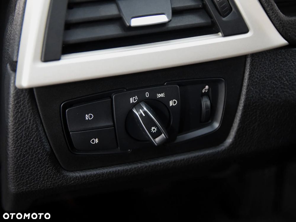 BMW Seria 3 318i - 19