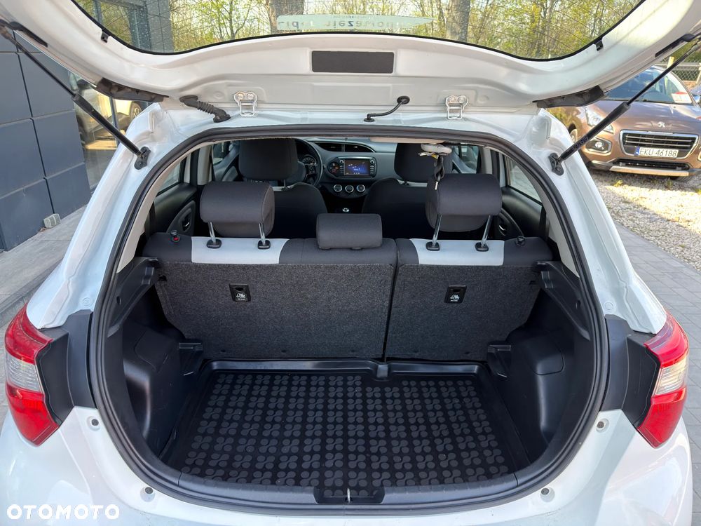 Toyota Yaris 1.5 Premium CVT - 28