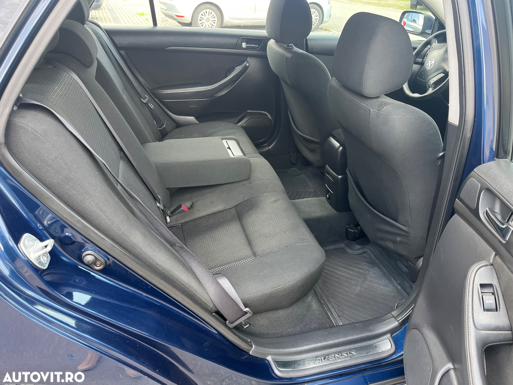 Toyota Avensis 2.0 D4D S/W Sol - 8
