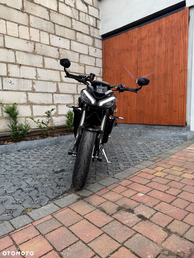 Triumph Street Triple - 26