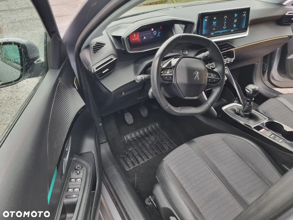 Peugeot 208 TURBO 100 Allure - 12