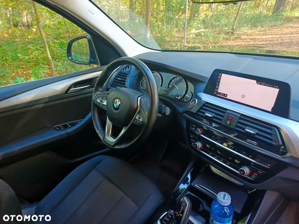 BMW X3 sDrive18d - 33