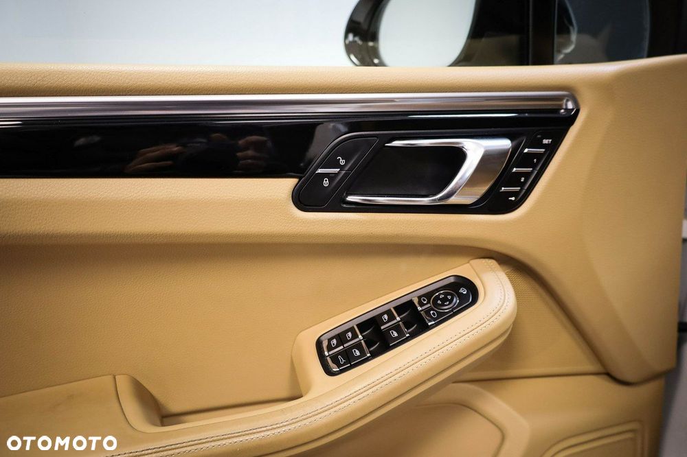 Porsche Macan - 18