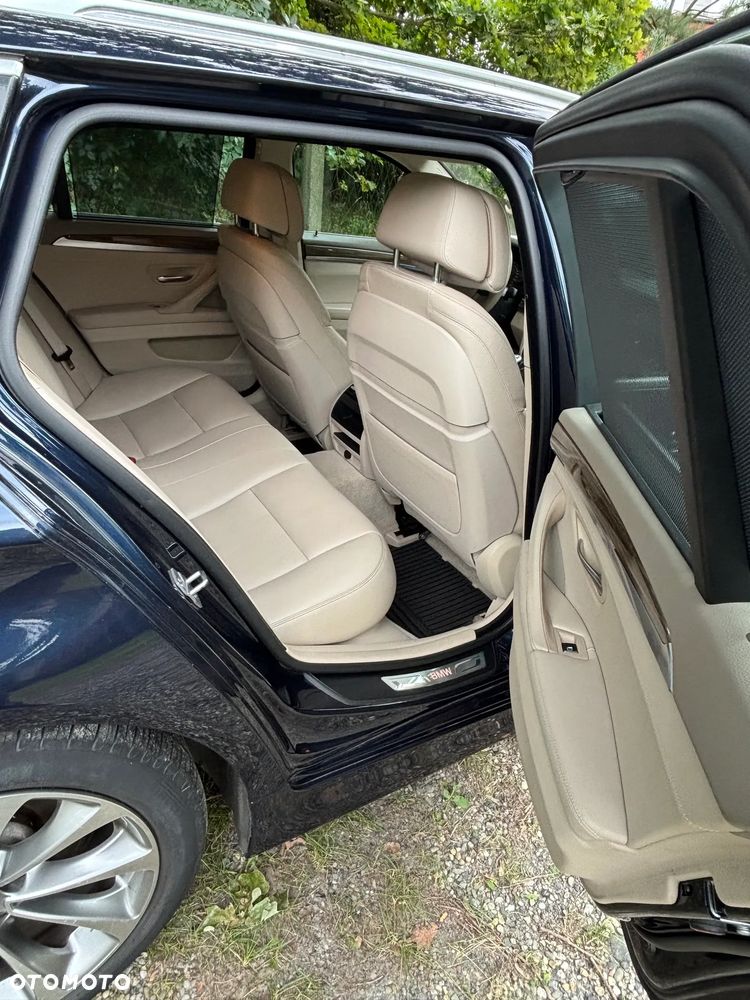 BMW Seria 5 530d xDrive Modern Line - 11
