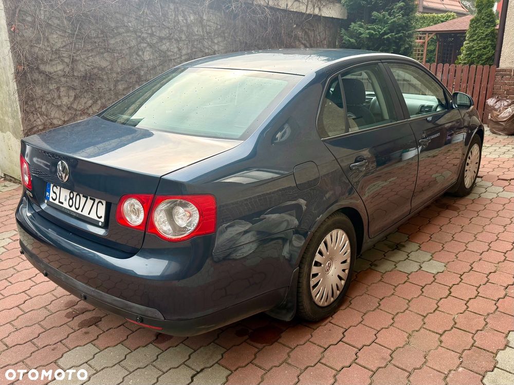 Volkswagen Jetta 1.6 Trendline - 3