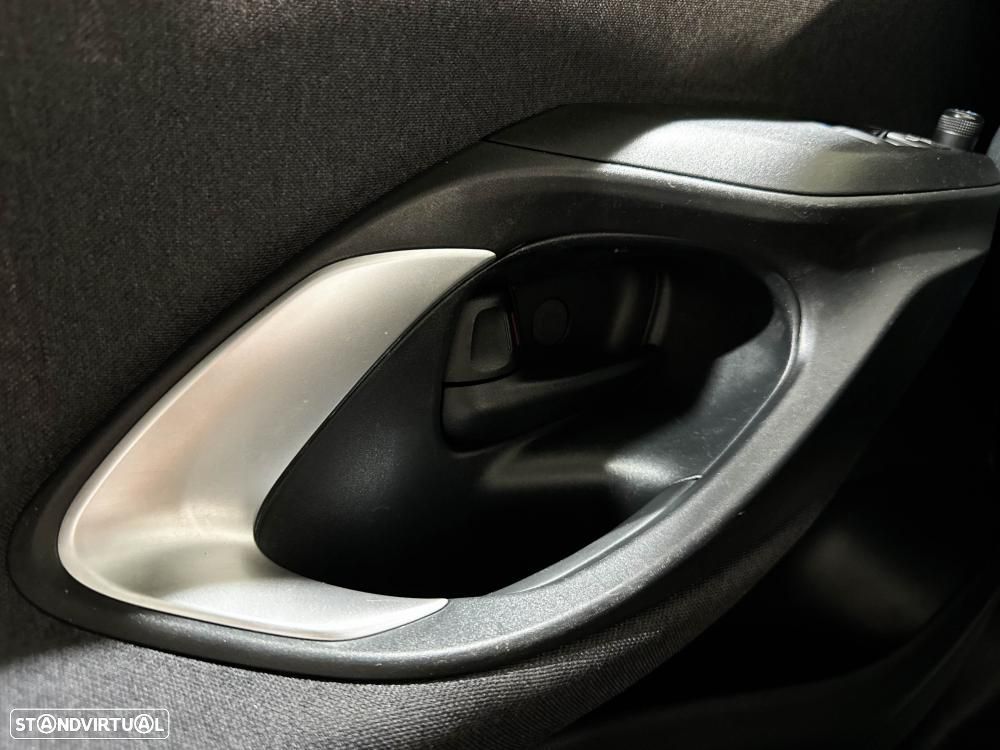 Toyota Yaris 1.5 HDF Premier Edition - 44