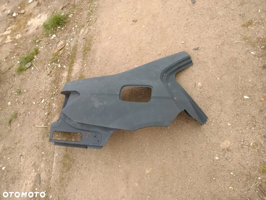 Błotnik prawy tył tylny Mercedes C-Kasa W204 Sedan A2046370460 - 1