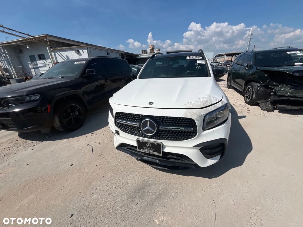 Mercedes-Benz GLB - 15