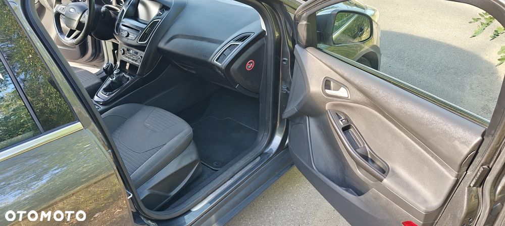 Ford Focus 2.0 TDCi Titanium ASS - 8