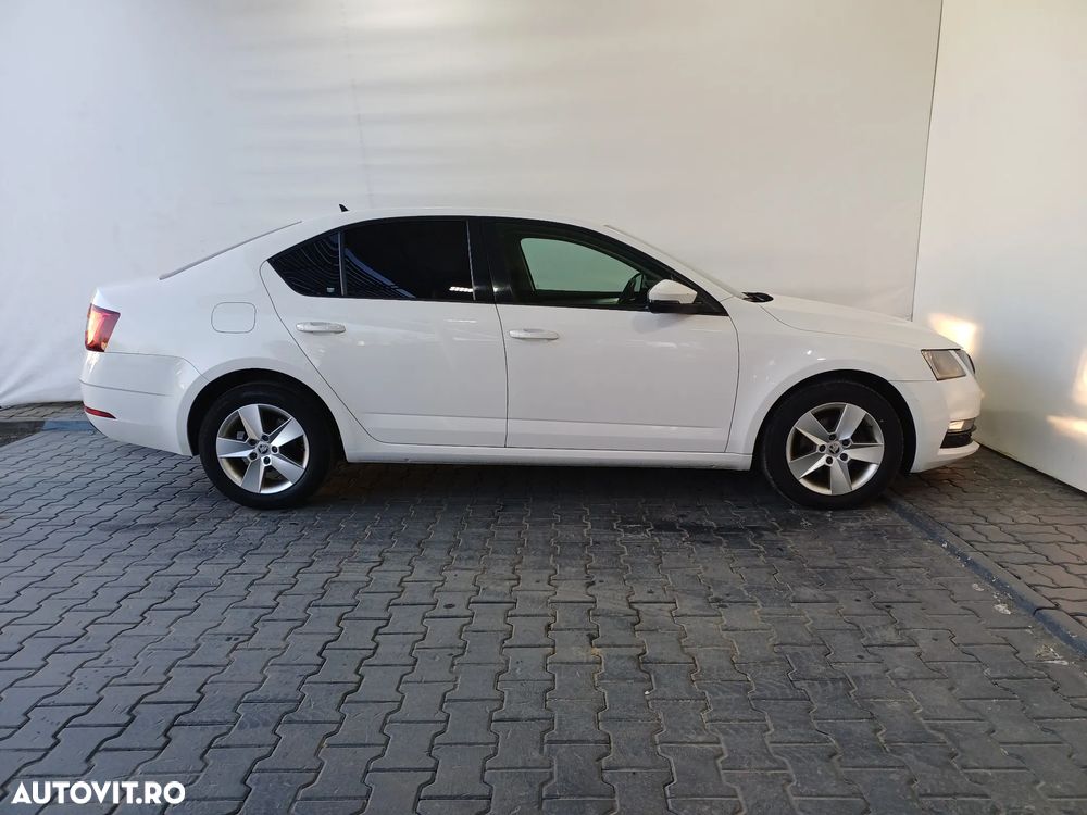 Skoda Octavia 1.6 TDI Ambition - 29