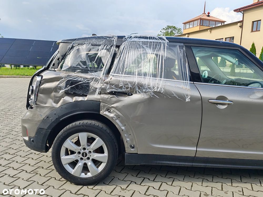 MINI Countryman Cooper Essential Trim - 6