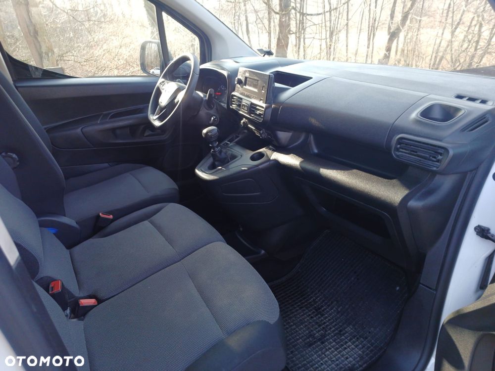 Opel Combo 1.5 CDTI Essentia S&S - 10