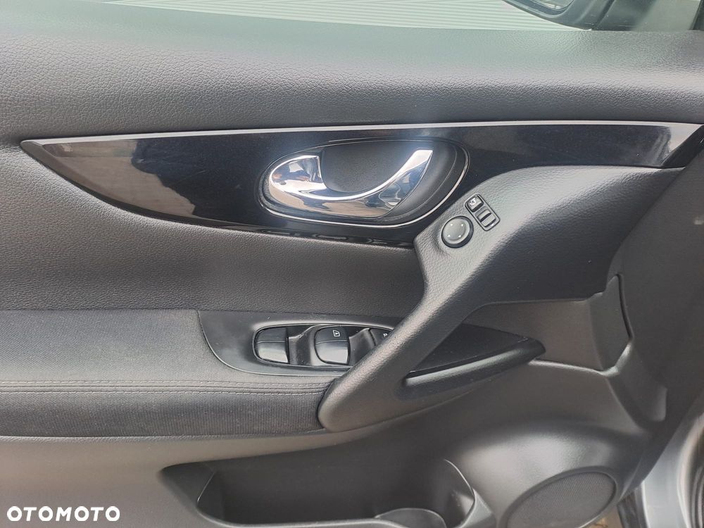 Nissan Qashqai 1.6 dCi 4 x 4 DPF tekna - 23