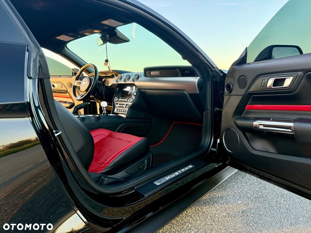 Ford Mustang - 17