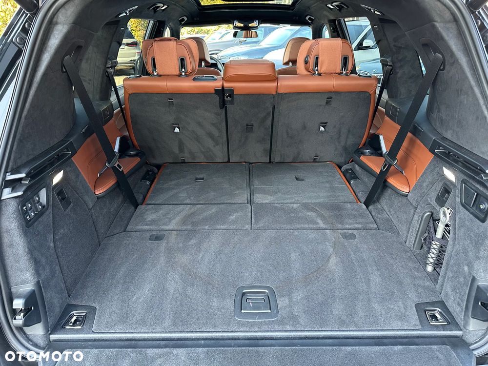 BMW X7 - 27