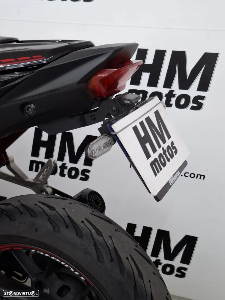 Honda CB 750 HORNET - 17