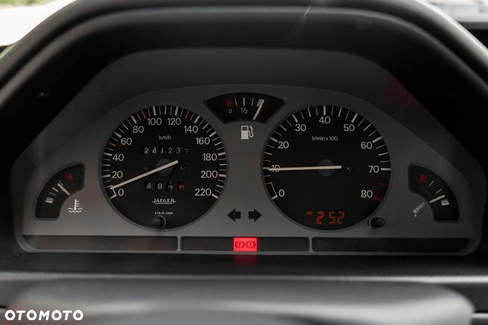 Peugeot 106 - 32