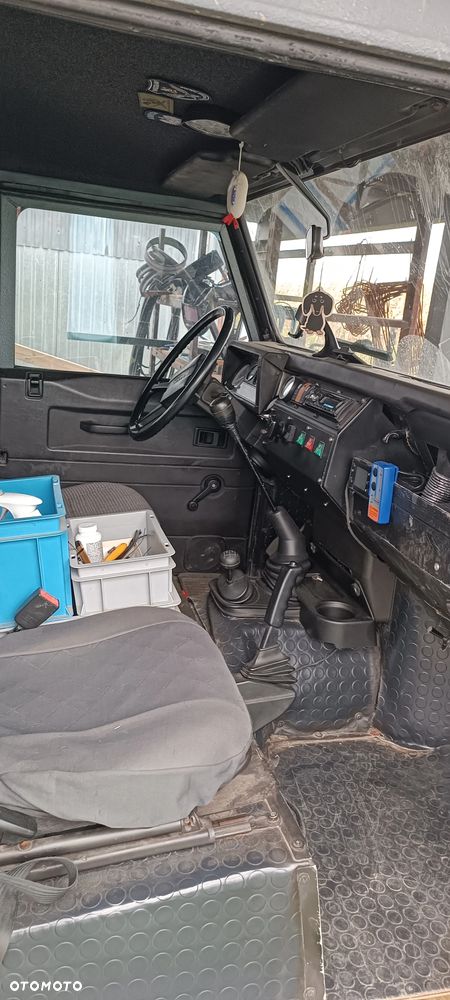 Land Rover Defender - 9