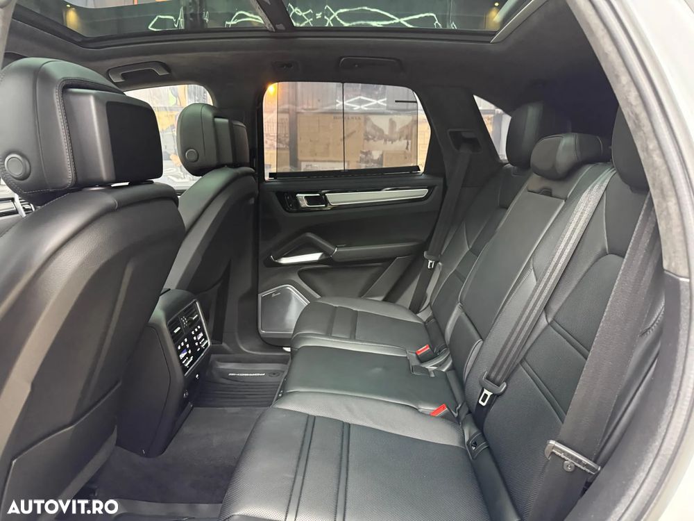 Porsche Cayenne Turbo S E-Hybrid Tiptronic S - 31