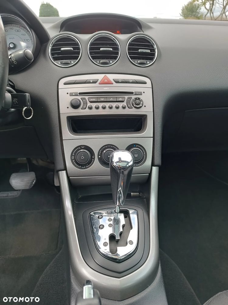 Peugeot 308 2008 photo 3