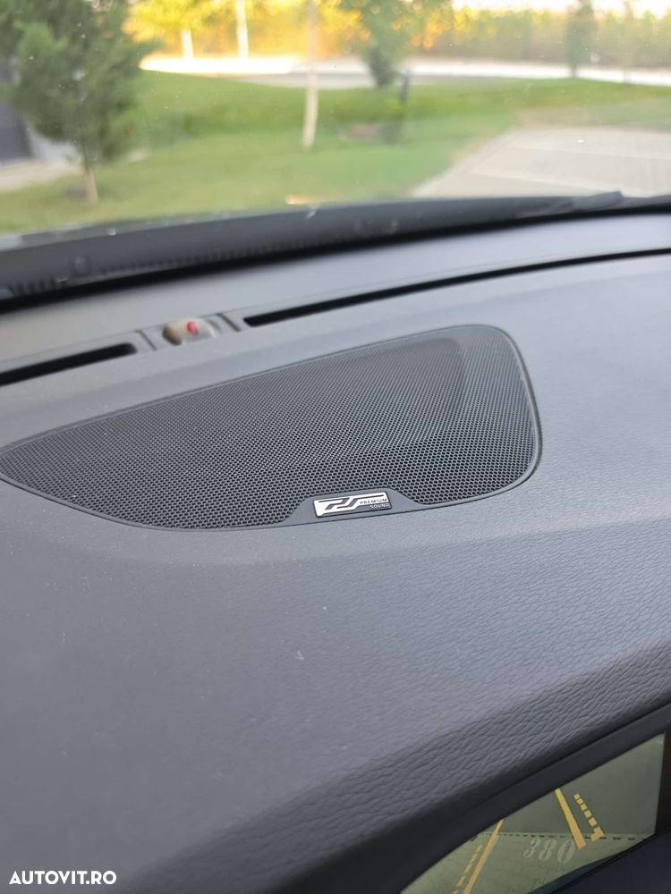 Volvo V60 D6 Plug-In-Hybrid AWD Geartronic Summum - 11