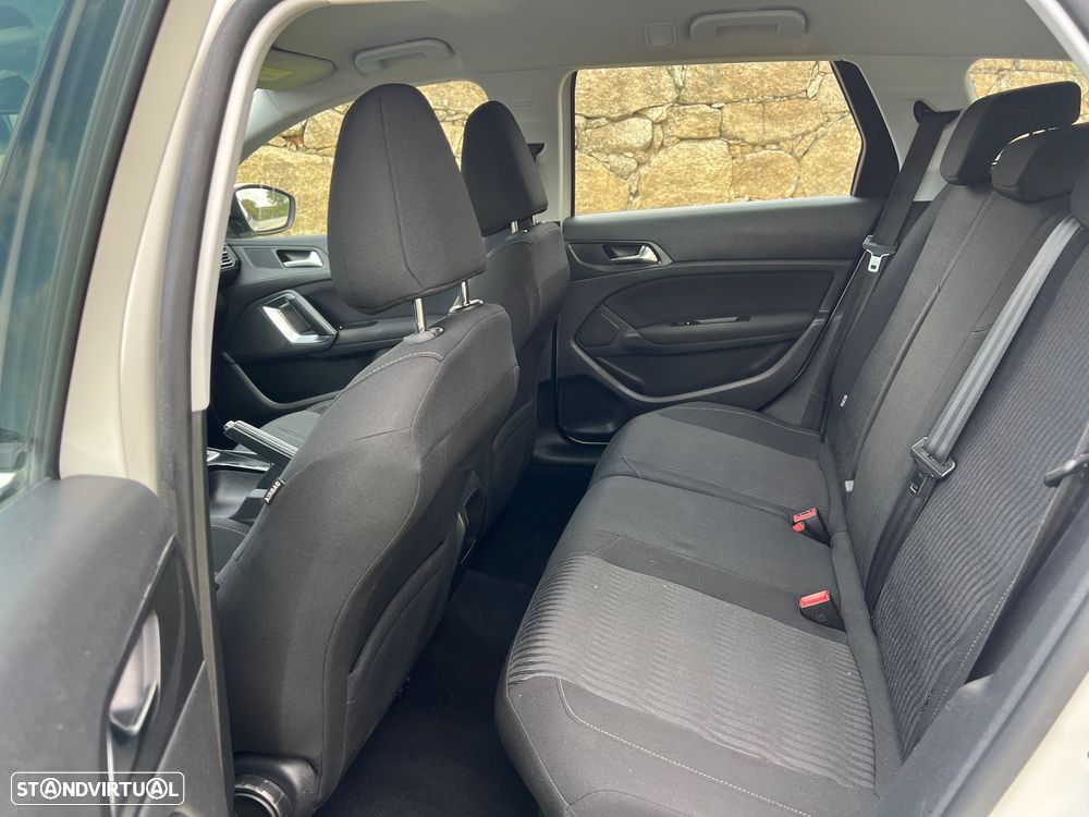 Peugeot 308 1.6 BlueHDi Allure J17 - 12