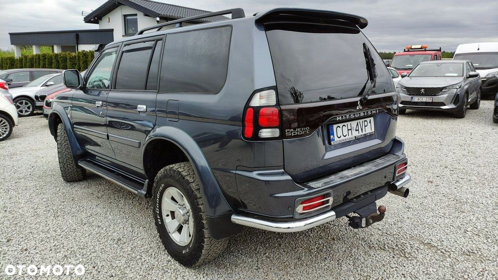 Mitsubishi Pajero - 4