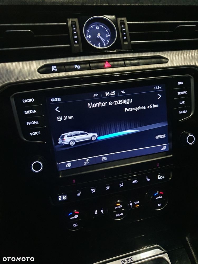 Volkswagen Passat - 14