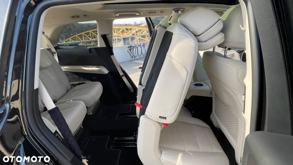 Mercedes-Benz GLS - 31