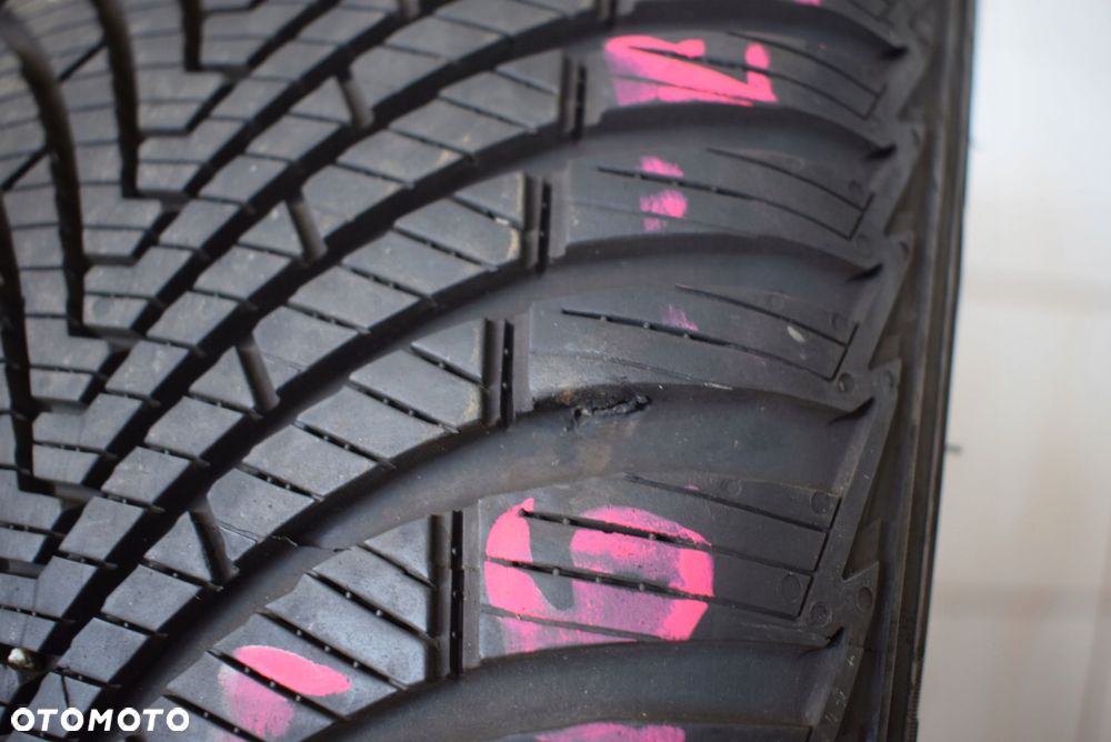 R18 215/50 Kumho Solus 4S HA32 - 8