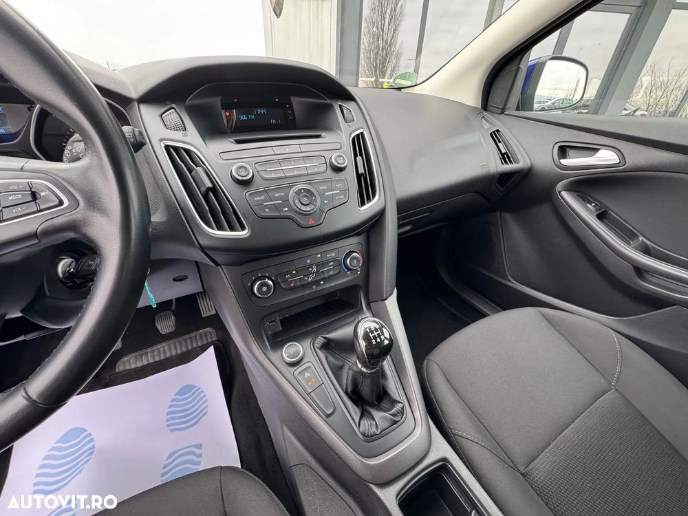 Ford Focus 1.0 EcoBoost Trend - 31